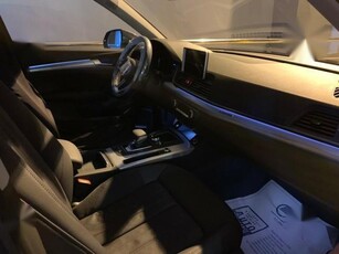 Selling Grey Audi Q5 for sale in Makati