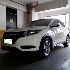 Selling White Honda Hr-V 2015 in Makati