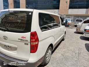 Selling White Hyundai Grand Starex 2011 in Manila