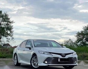 Selling White Toyota Camry 2019 in Quezon