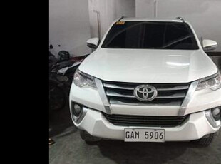 Selling White Toyota Fortuner 2019 in Caloocan
