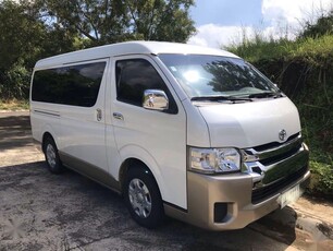 Selling White Toyota Hiace in Quezon City