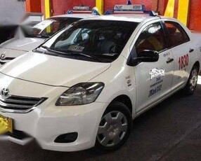 Selling White Toyota Vios for sale in Mandaluyong
