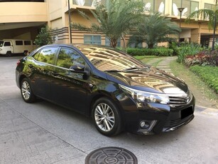 SellingBlack Toyota Corolla altis 2016 in Makati