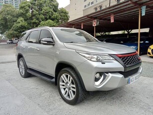 White Toyota Fortuner 2017