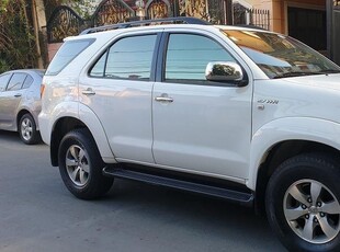 White Toyota Fortuner 2018 for sale in Las Pinas