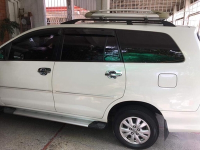Sell Pearl White 2011 Toyota Innova in Parañaque