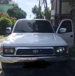 Sell White 1999 Toyota Hilux Manual Diesel at 125000 km