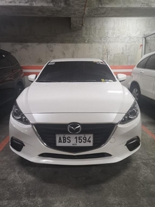 White Mazda 3 for sale in Parañaque