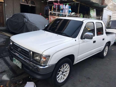 2000 model Toyota Hilux pickup for sale
