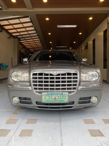 Selling White Chrysler 300c 2008 in Quezon City
