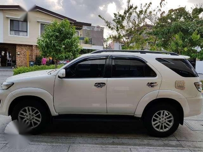 Toyota Fortuner 2013 AT White SUV For Sale