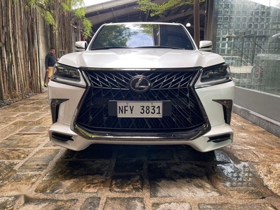 Pearl White Lexus LX 570 2020 for sale in Quezon