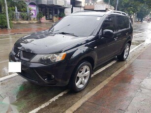 Mitsubishi Outlander 2008 - top of the line - automatic for sale