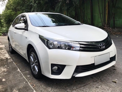Selling Pearl White Toyota Altis 2021 in Quezon City