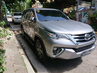 Selling Silver Toyota Fortuner in Taytay
