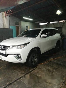Selling White Toyota Fortuner 2018 Automatic Diesel at 11000 km