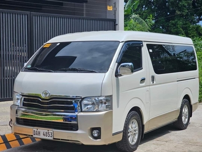 Selling Pearl White Toyota Hiace 2018 in Manila