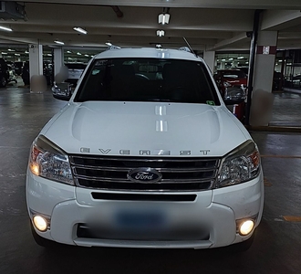 Selling White Ford Everest 2013 in Taguig