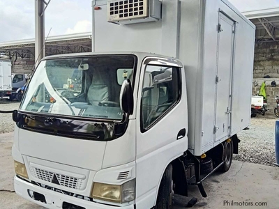 Used Mitsubishi Canter Aluminium Closed Box van Truck 10FT