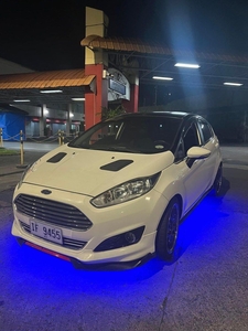 White Ford Fiesta 2015 for sale in Automatic