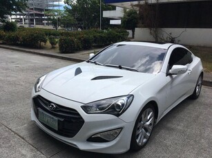 2nd Hand Hyundai Genesis 2013 Coupe at 40000 km for sale