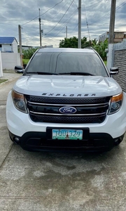 Selling Pearlwhite Ford Explorer 2012 in Malolos