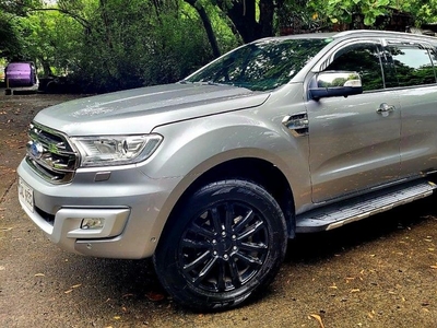 Sell Green 2017 Ford Everest in Manila