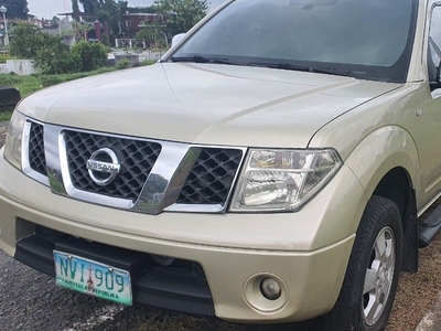 Sell White 2009 Nissan Navara in Quezon City
