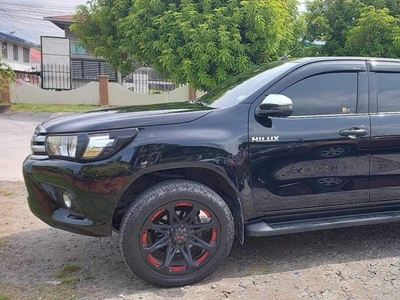 Sell White 2018 Toyota Hilux in Bacolor
