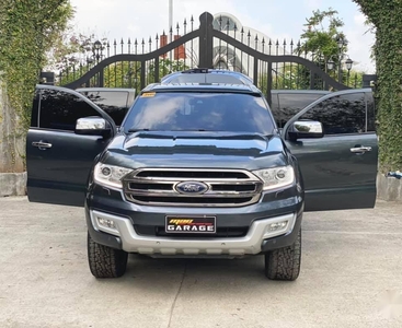Selling Grey Ford Everest 2017 in Quezon City