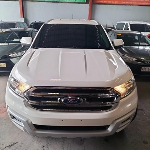 Selling White Ford Everest 2018 in Manila
