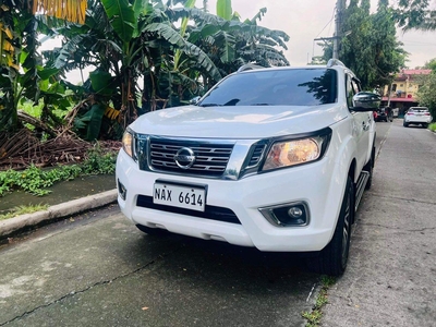 Selling White Nissan Navara 2018 in Cainta