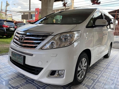 Selling White Toyota Alphard 2013 in Quezon City