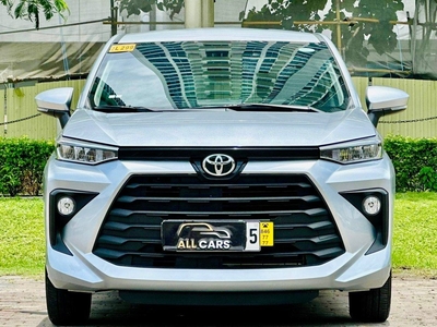 Selling White Toyota Avanza 2022 in Makati