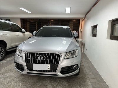 White Audi Q5 2022 for sale in