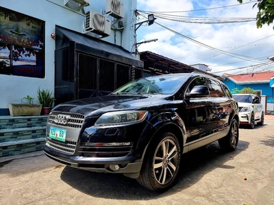 Black Audi Q7 2010 for sale in Automatic