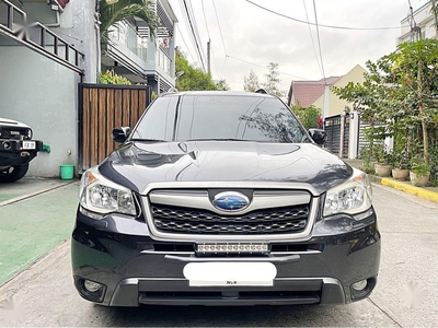 Grey Subaru Forester 2014 for sale in Automatic