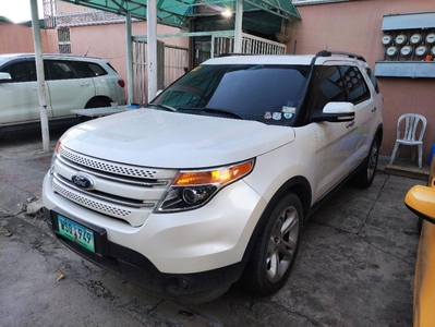 Pearl White Ford Explorer 2013 for sale in Quezon