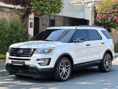 Pearl White Ford Explorer 2017 for sale in Automatic