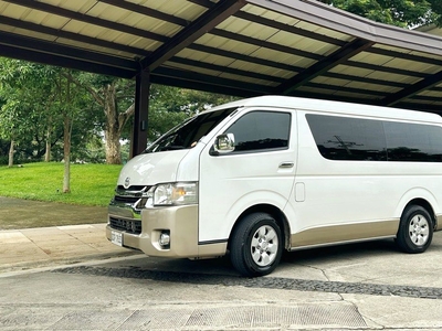 Pearl White Toyota Hiace 2017 for sale in Automatic