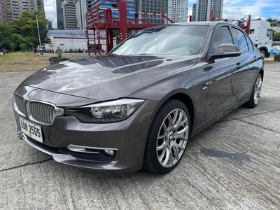Purple Bmw 320D 2014 for sale in Automatic