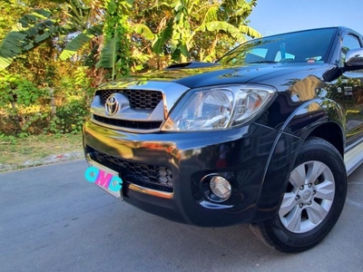 Sell Black Toyota Hilux in Parañaque
