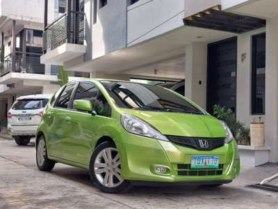 Sell White 2013 Honda Jazz in Quezon City