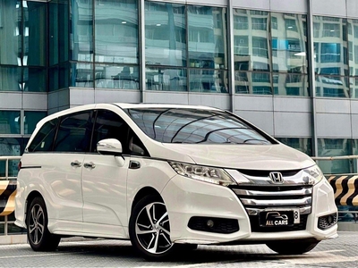Sell White 2015 Honda Odyssey in Makati
