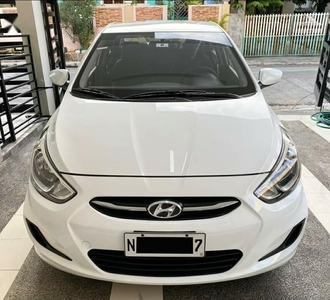 Sell White Hyundai Accent in Manila