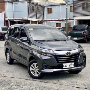 Selling Black Toyota Avanza 2019 in Makati