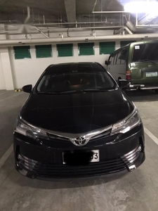Selling Black Toyota Corolla Altis 2018 in Pasig