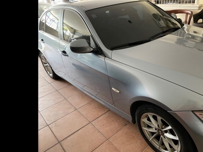 Selling Brightsilver BMW 3-Series 2013 in Pasig