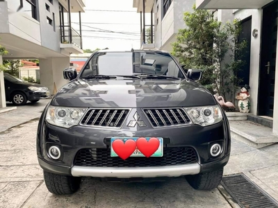 Selling Grey Mitsubishi Montero 2011 in Quezon City